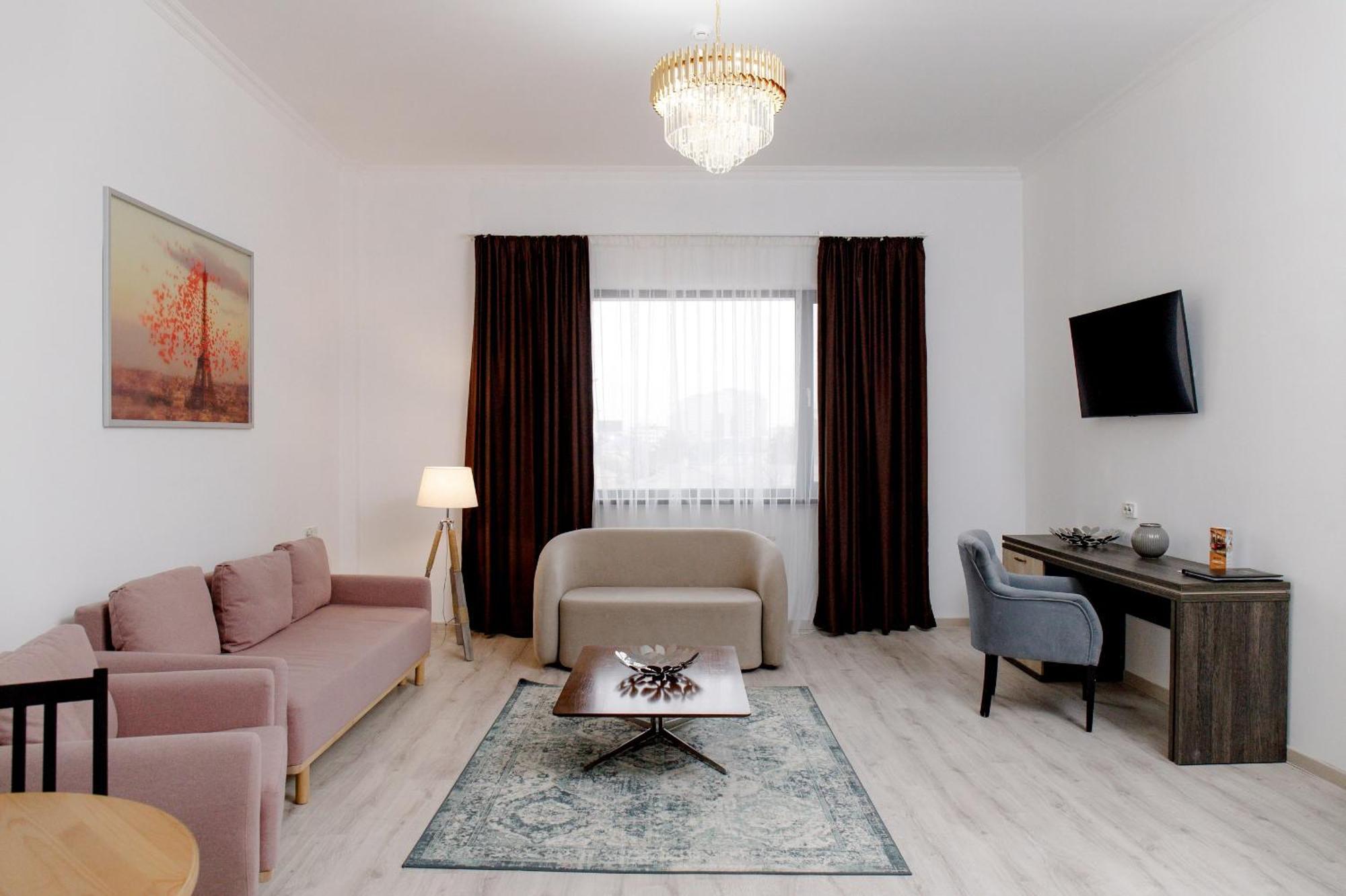 Infinity Plaza Hotel Atyraū 외부 사진