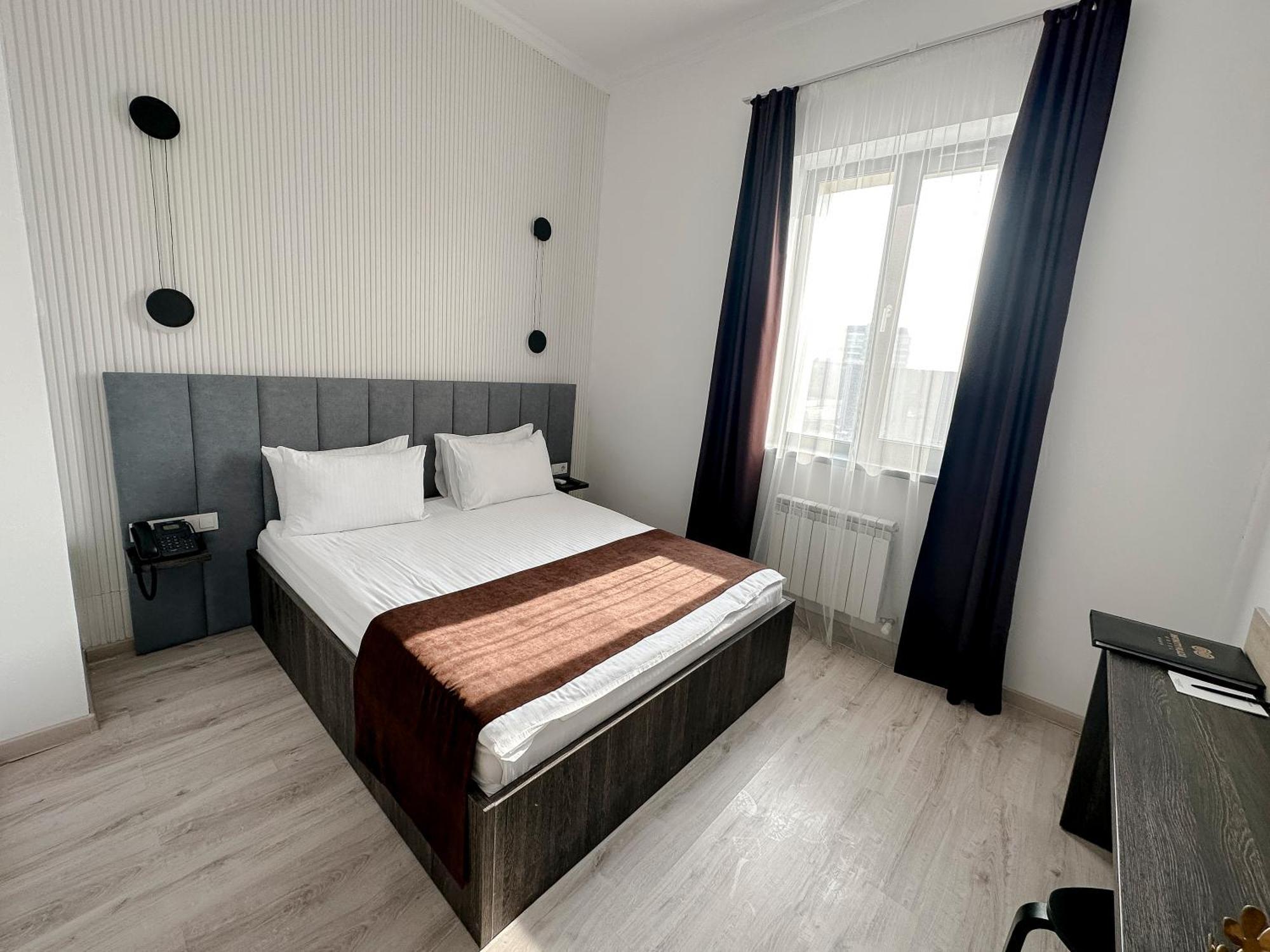Infinity Plaza Hotel Atyraū 외부 사진