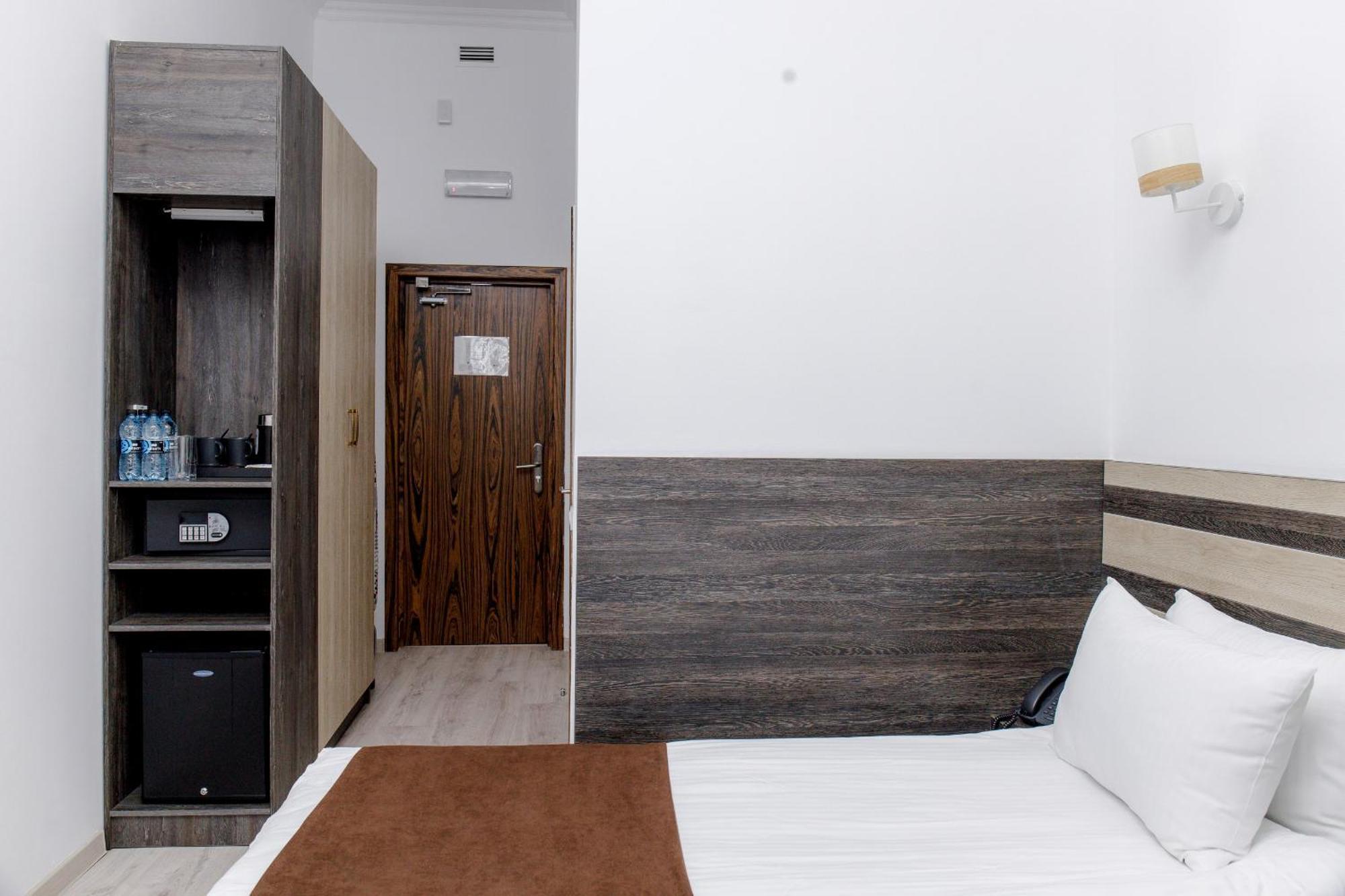 Infinity Plaza Hotel Atyraū 외부 사진
